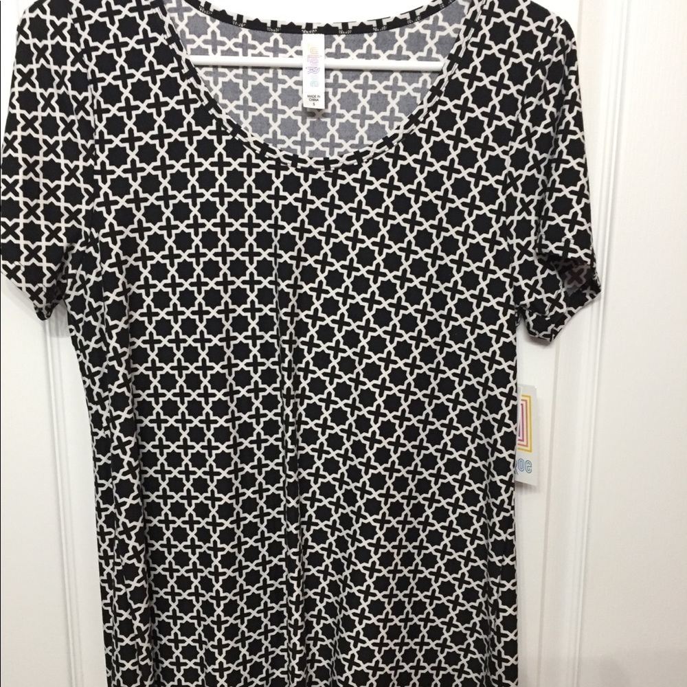 Lularoe classic with Tags size Small